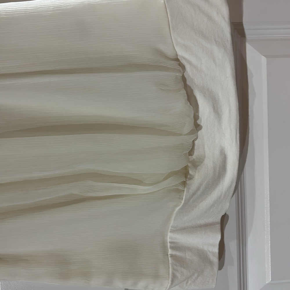 Off white size medium camisole from New York and Co. - Picture 3 of 4